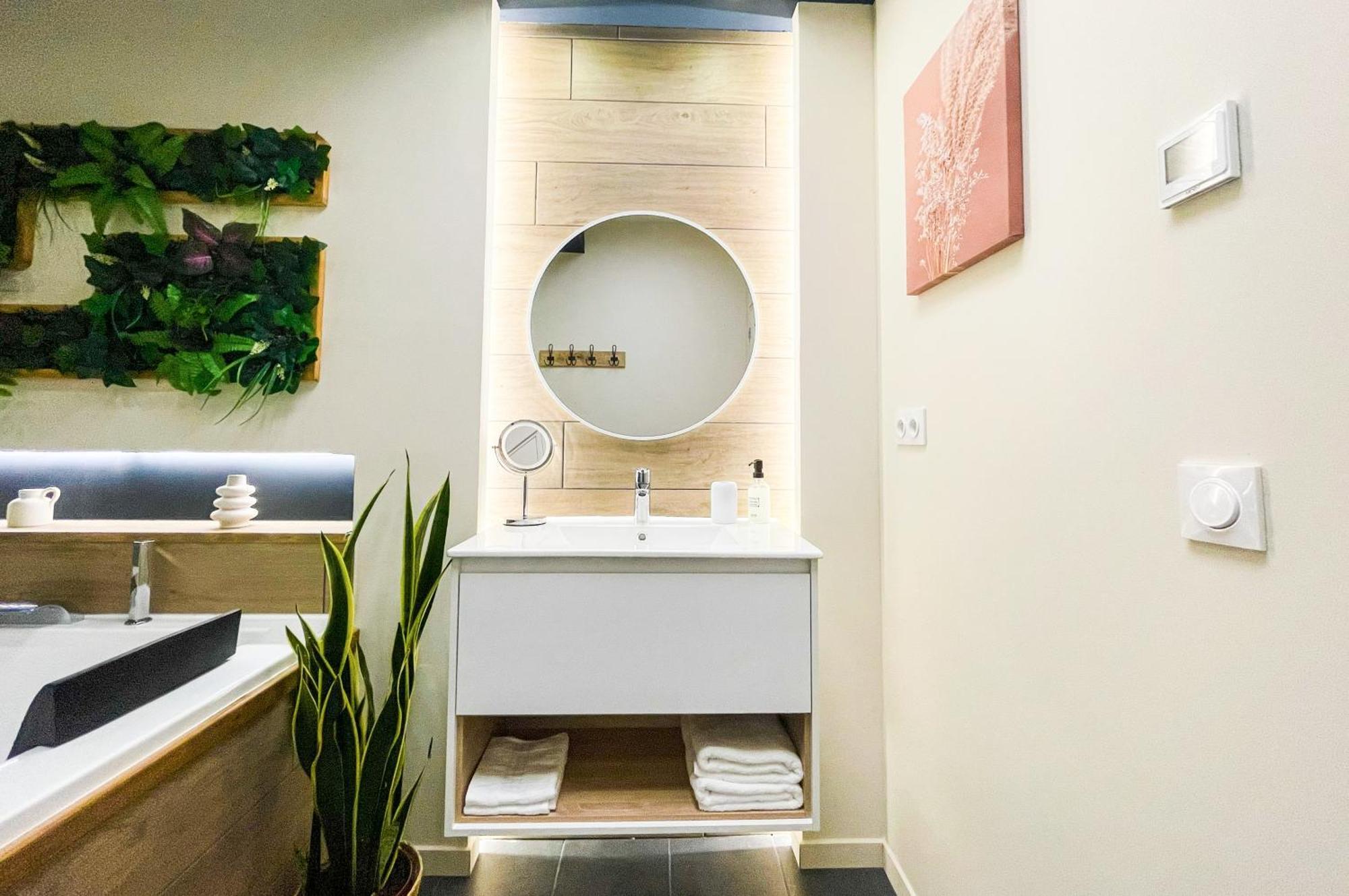 טרואה L'Atelier Vert - Balneo - Luxe - Proche Hypercentre - Classe 4 Etoiles מראה חיצוני תמונה